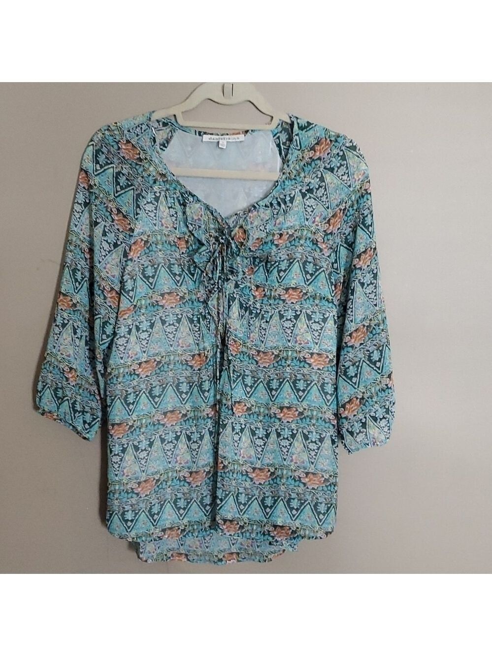 Danielrainn size medium top